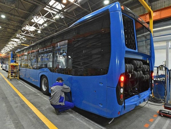 Zastosowania taśm 3M VHB Max - Panele i wykończenia autobusów